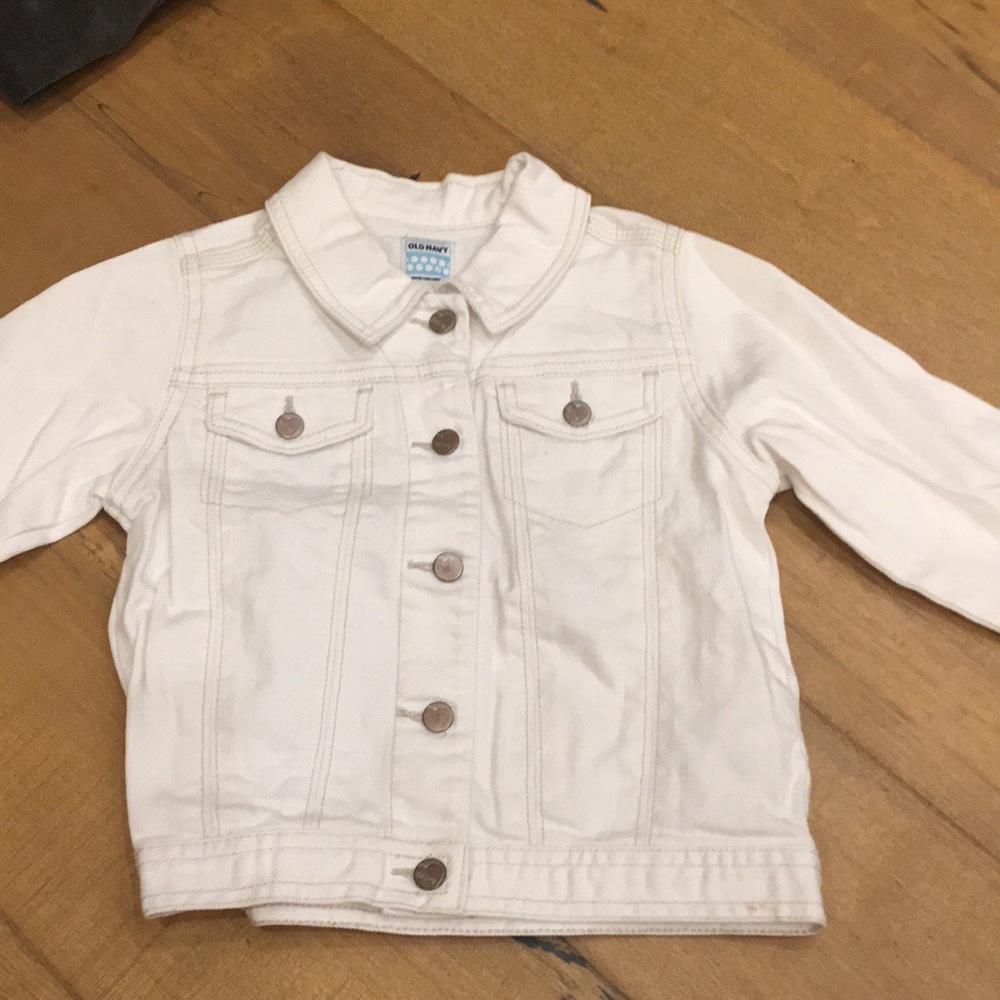 🎃3+ for $5 each! 🎃 Old navy white jean jacket